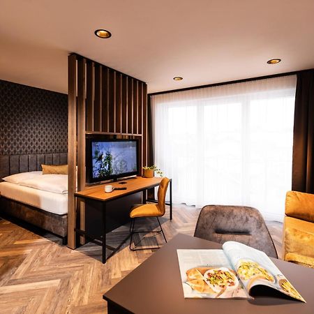 Zeit Und Raum Hotel - Self Check-In Eggelsberg Zewnętrze zdjęcie