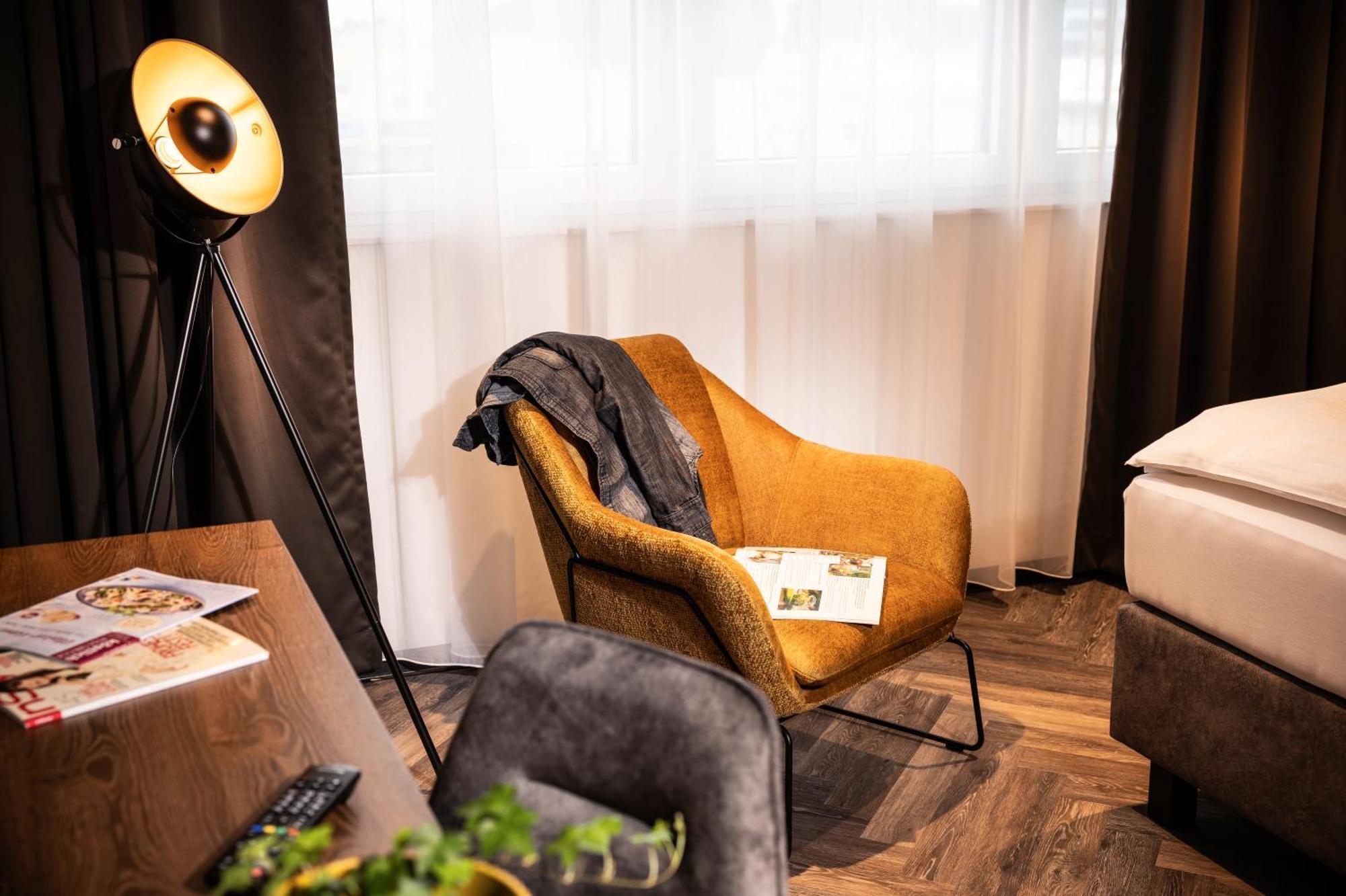 Zeit Und Raum Hotel - Self Check-In Eggelsberg Zewnętrze zdjęcie