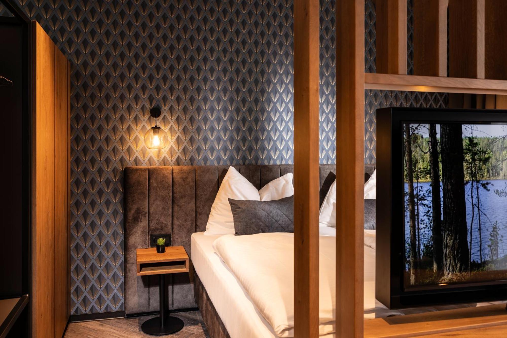 Zeit Und Raum Hotel - Self Check-In Eggelsberg Zewnętrze zdjęcie